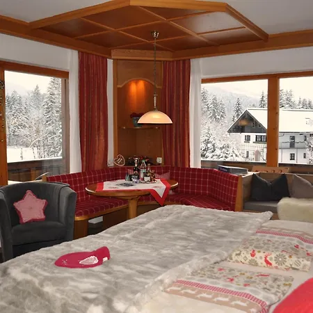 Gaestehaeuser Schwemmbauer 4*