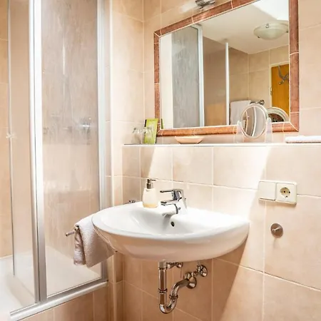 Gaestehaeuser Schwemmbauer 4*