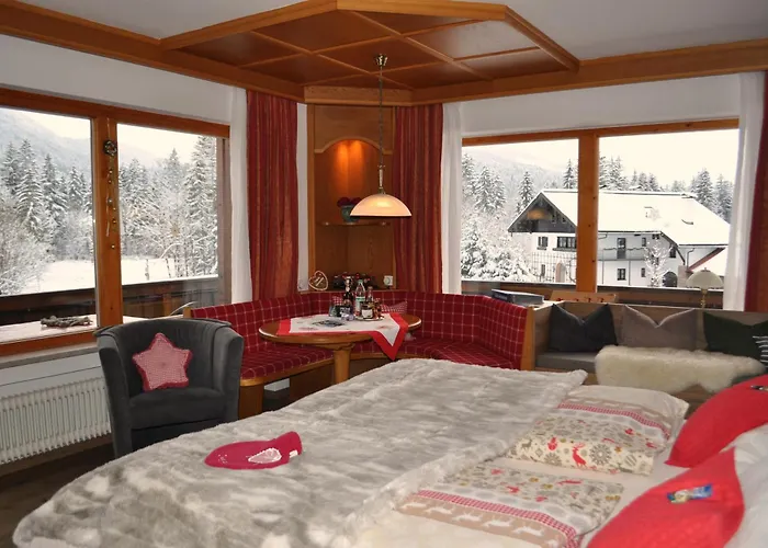 Gaestehaeuser Schwemmbauer 4*